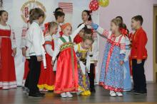 Театральное представление «Путешествие в страну фольклора»