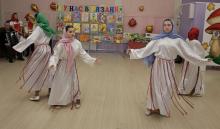 А у нас в Рязани грибы с глазами, их едят, а они глядят