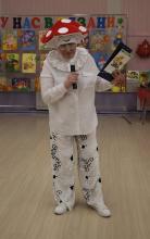 А у нас в Рязани грибы с глазами, их едят, а они глядят