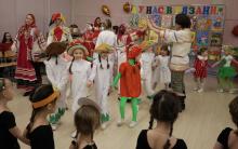 А у нас в Рязани грибы с глазами, их едят, а они глядят